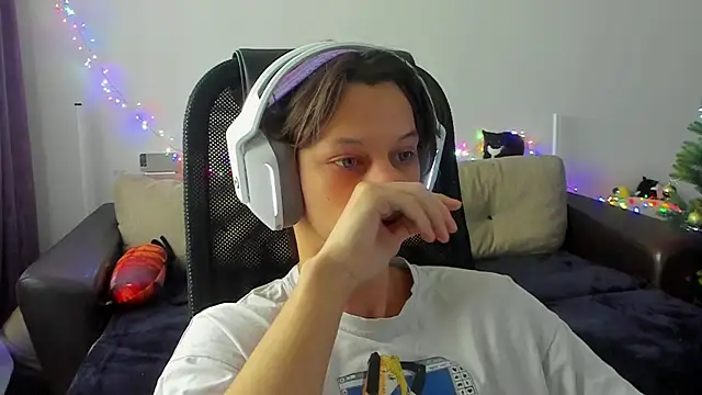 Ostin meow online show from 12-01-25, 05:30