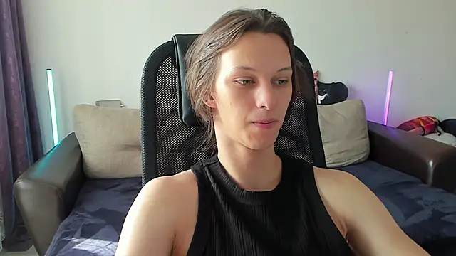 Snapshot of Ostin_meow chatting on 06-12-26, 10:46 Ostin meow online show from 06-12-26, 10:46