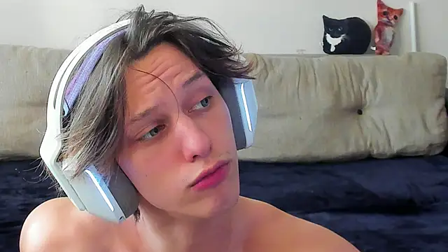 Ostin meow online show from 10-30-25, 10:13