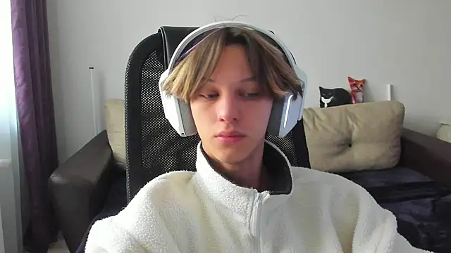 Ostin meow online show from 10-02-25, 05:44