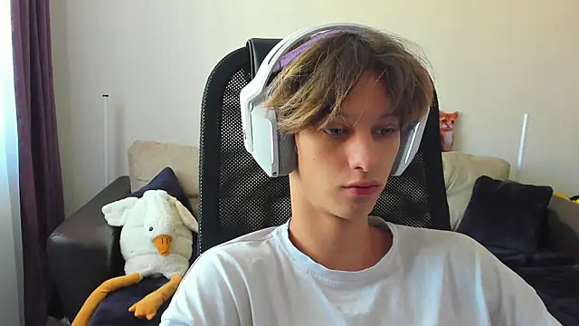 Ostin meow online show from 09-19-25, 04:38