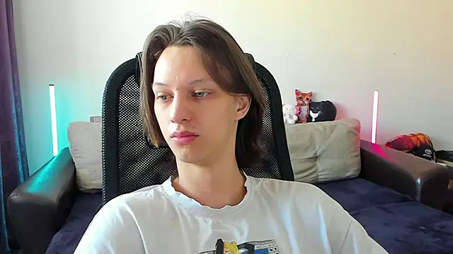 Snapshot of Ostin_meow chatting on 05-15-26, 03:37 Ostin meow online show from 05-15-26, 03:37