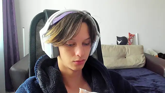 Ostin meow online show from 10-29-25, 07:18