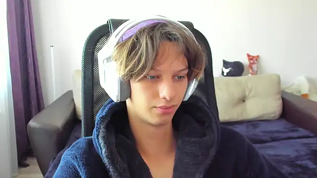 Ostin meow online show from 10-15-25, 07:49