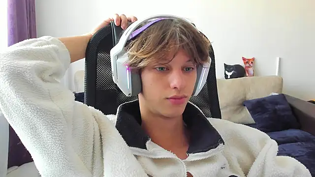 Ostin meow online show from 09-26-25, 05:58