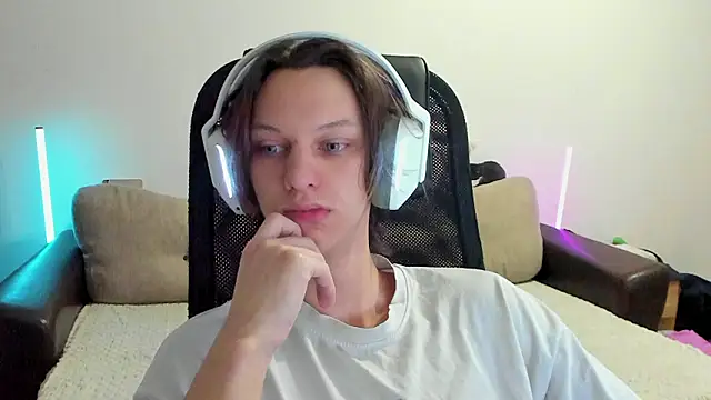 Snapshot of Ostin_meow chatting on 02-07-26, 12:02 Ostin meow online show from 02-07-26, 12:02