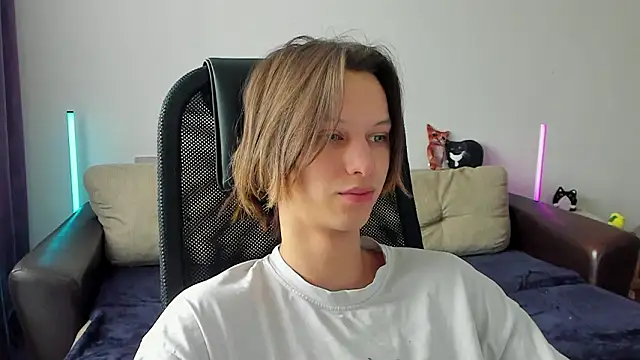 Ostin meow online show from 03-14-26, 06:19