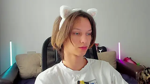 Ostin meow online show from 03-05-26, 04:42