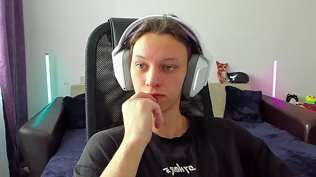 Snapshot of Ostin_meow chatting on 02-24-26, 06:58 Ostin meow online show from 02-24-26, 06:58