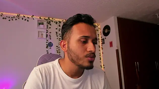 Raf brunette online show from 01-08-25, 12:58