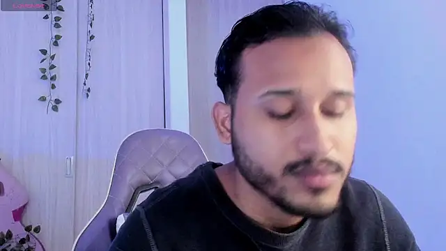 Raf brunette online show from 04-17-26, 02:20