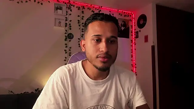 Raf brunette online show from 02-08-25, 11:44