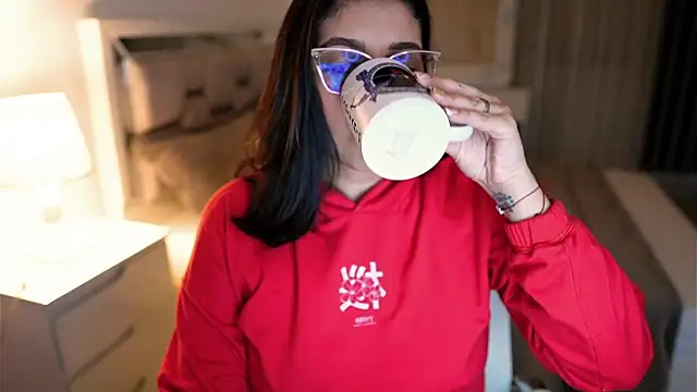 Camilaa bueno online show from 10-04-25, 12:56