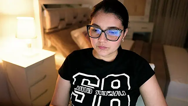 Camilaa bueno online show from 10-19-25, 11:51