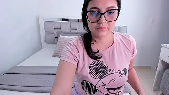 Snapshot of Camilaa_bueno chatting on 07-01-26, 12:44 Camilaa bueno online show from 07-01-26, 12:44