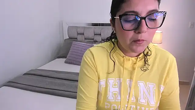 Camilaa bueno online show from 04-08-26, 11:17