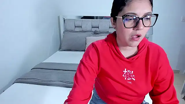 Snapshot of Camilaa_bueno chatting on 07-24-26, 01:45 Camilaa bueno online show from 07-24-26, 01:45