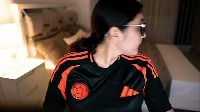 Camilaa bueno online show from 09-23-25, 04:08