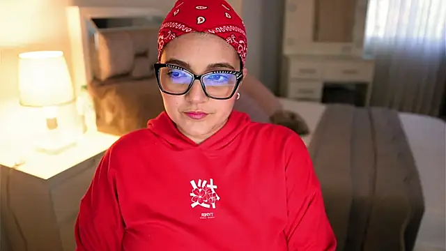 Camilaa bueno online show from 10-14-25, 10:20