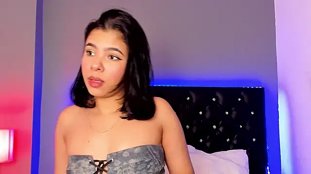 Snapshot of sharon_and_myke chatting on 01-18-25, 11:22 sharon and myke online show from 01-18-25, 11:22