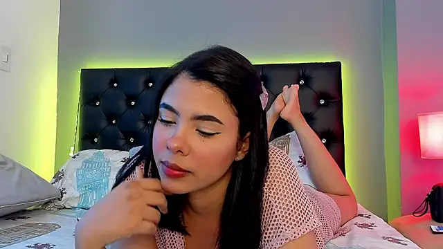 Snapshot of sharon_and_myke chatting on 02-07-25, 07:17 sharon and myke online show from 02-07-25, 07:17