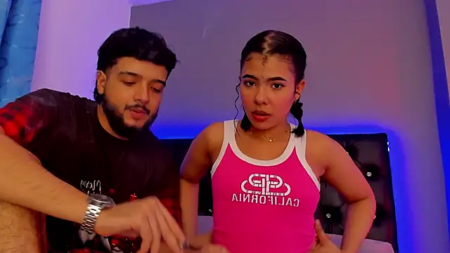 Snapshot of sharon_and_myke chatting on 01-20-25, 02:01 sharon and myke online show from 01-20-25, 02:01