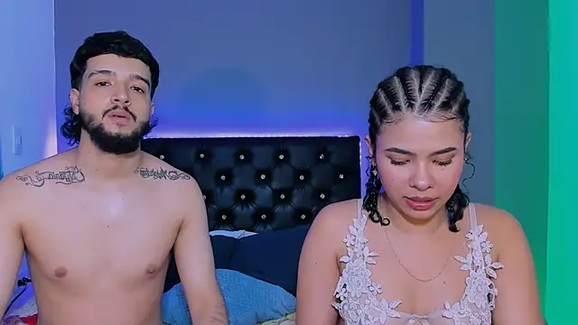 Snapshot of sharon_and_myke chatting on 12-29-24, 02:49 sharon and myke online show from 12-29-24, 02:49