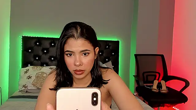 Snapshot of sharon_and_myke chatting on 02-12-25, 07:56 sharon and myke online show from 02-12-25, 07:56