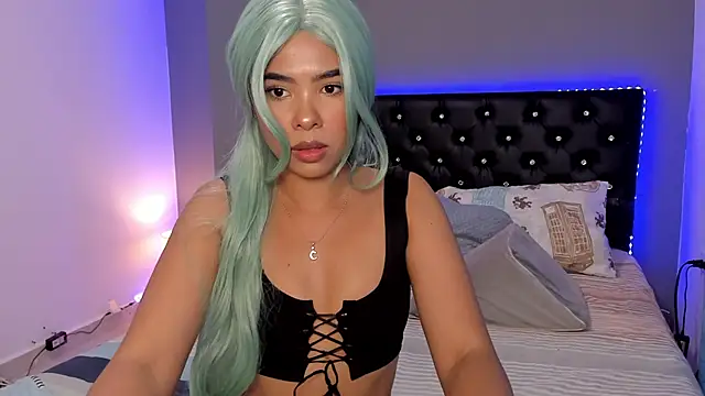 Snapshot of sharon_and_myke chatting on 03-22-25, 01:54 sharon and myke online show from 03-22-25, 01:54