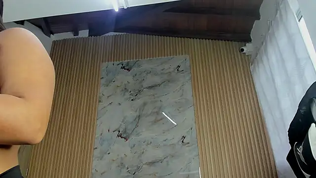 Any topless online show from 11-08-25, 11:03