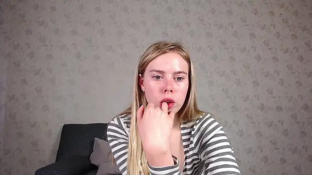 sofiaa here online show from 05-26-26, 11:58