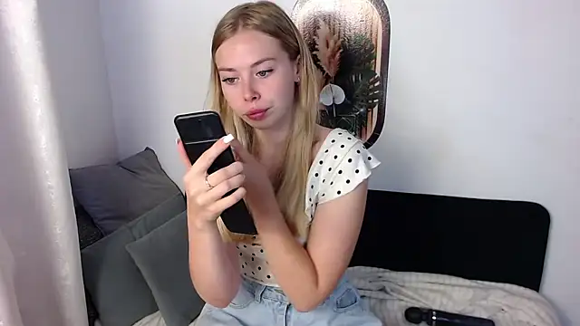 sofiaa here online show from 07-23-26, 11:55