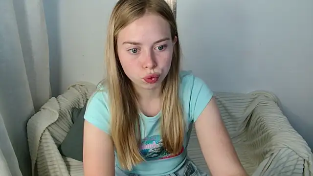 sofiaa here online show from 07-06-26, 12:06