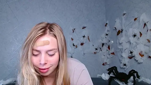 sofiaa here online show from 10-22-25, 12:43