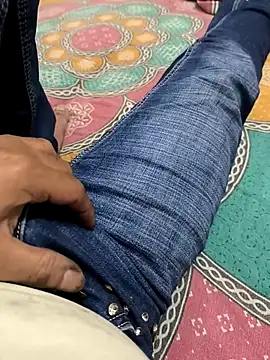 Snapshot of faaseel chatting on 10-26-25, 03:45 faaseel online show from 10-26-25, 03:45