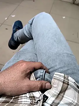 Snapshot of faaseel chatting on 02-27-25, 09:50 faaseel online show from 02-27-25, 09:50