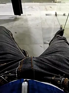 Snapshot of faaseel chatting on 11-15-25, 10:19 faaseel online show from 11-15-25, 10:19