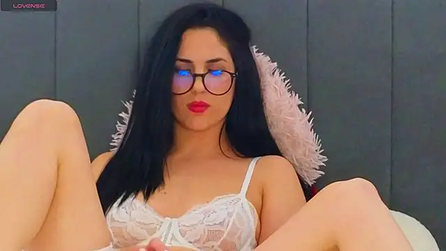 LauraMirage online show from 11-28-25, 08:42