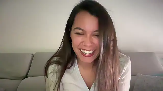 Snapshot of AmaraBella69 chatting on 10-19-25, 02:20 AmaraBella69 online show from 10-19-25, 02:20