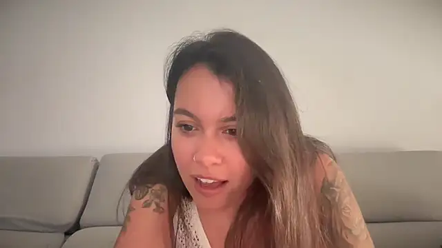 Snapshot of AmaraBella69 chatting on 10-23-25, 09:08 AmaraBella69 online show from 10-23-25, 09:08