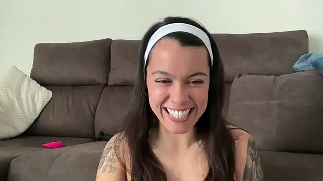 Snapshot of AmaraBella69 chatting on 02-19-25, 01:06 AmaraBella69 online show from 02-19-25, 01:06