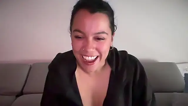 Snapshot of AmaraBella69 chatting on 10-21-25, 09:19 AmaraBella69 online show from 10-21-25, 09:19