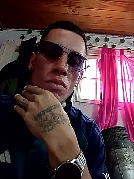 Snapshot of FlacoDani chatting on 10-07-25, 05:14 FlacoDani online show from 10-07-25, 05:14