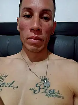 Snapshot of FlacoDani chatting on 10-24-25, 03:22 FlacoDani online show from 10-24-25, 03:22