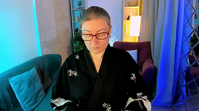 AlexandraKind online show from 11-20-25, 08:53