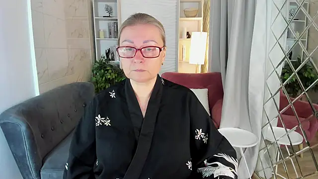 AlexandraKind online show from 10-27-25, 08:43