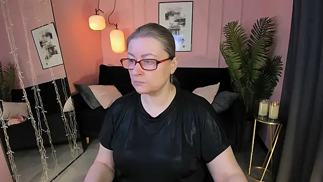 Snapshot of AlexandraKind chatting on 02-08-26, 01:42 AlexandraKind online show from 02-08-26, 01:42