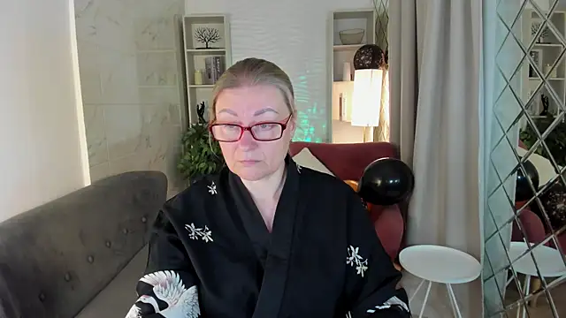 AlexandraKind online show from 10-30-25, 01:42