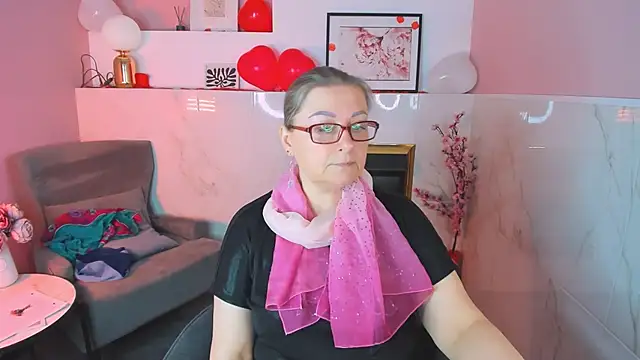 Snapshot of AlexandraKind chatting on 02-14-26, 01:44 AlexandraKind online show from 02-14-26, 01:44