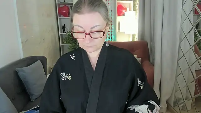 Snapshot of AlexandraKind chatting on 02-06-26, 02:18 AlexandraKind online show from 02-06-26, 02:18